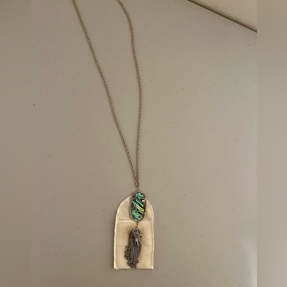 KENDRA SCOTT Rayne Gold Long Pendant Necklace in Abalone Shell